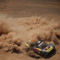 Sébastien Loeb planta cara a los Toyota y MINI con un Peugeot 3008 DKR de hace dos años 
