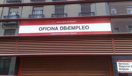 La prestación por desempleo también baja, no solo los sueldos de los funcionarios