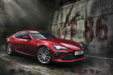 ¡Máximas sensaciones sin pervertir el original! Vuelve el Toyota GT86, por 34.490 euros