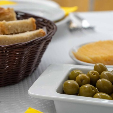 Esta es la sorpresa que te vas a llevar en la cuenta de un restaurante portugués si no estás atento al inicio de la comida