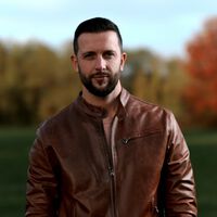 Las rebajas llegan a Pepe Jeans con esta chaqueta de piel rebajada casi a mitad de precio para elevar cualquier look a lo más alto 