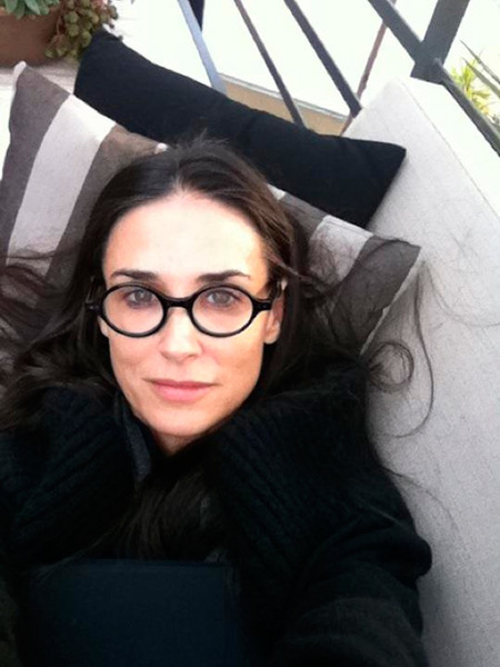 Puede ser que Demi Moore esté levantando cabeza pero ojo, no lo digáis muy alto todavía