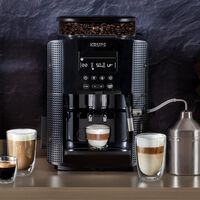 La cafetera con molinillo integrado que va a elevar el nivel de nuestros desayunos, ahora a casi mitad de precio 