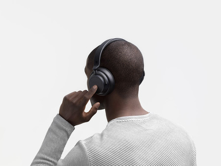 Microsoft lanza la aplicación Surface Audio para controlar sus nuevos auriculares y ya se puede descargar para Windows 10, iOS y Android