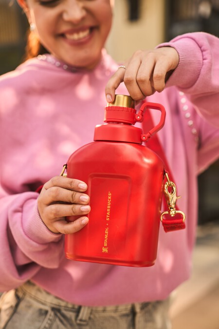 Dónde encontrar la cantimplora de Starbucks de San Valentín sin filas y mucho más barata