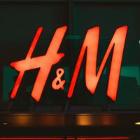 Vestidos, blusas y más: todo lo que necesitas de unas rebajas, ahora a precio de liquidación en H&M