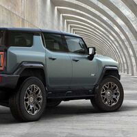 Otra marca congela sus planes de autos eléctricos. GM ahora apostará por híbridos