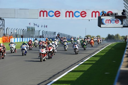 El British Superbike Championship vuelve a dar una lección: Superstock tendrá carreras de 161 km