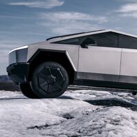 Ni se te ocurra meter una Cybertruck en un túnel de lavado: se puede dañar y la garantía de Tesla no lo cubre