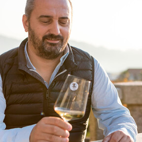 Un albariño para conquistarlos a todos: el vino de gurú que une a los grandes críticos por menos de 17 euros