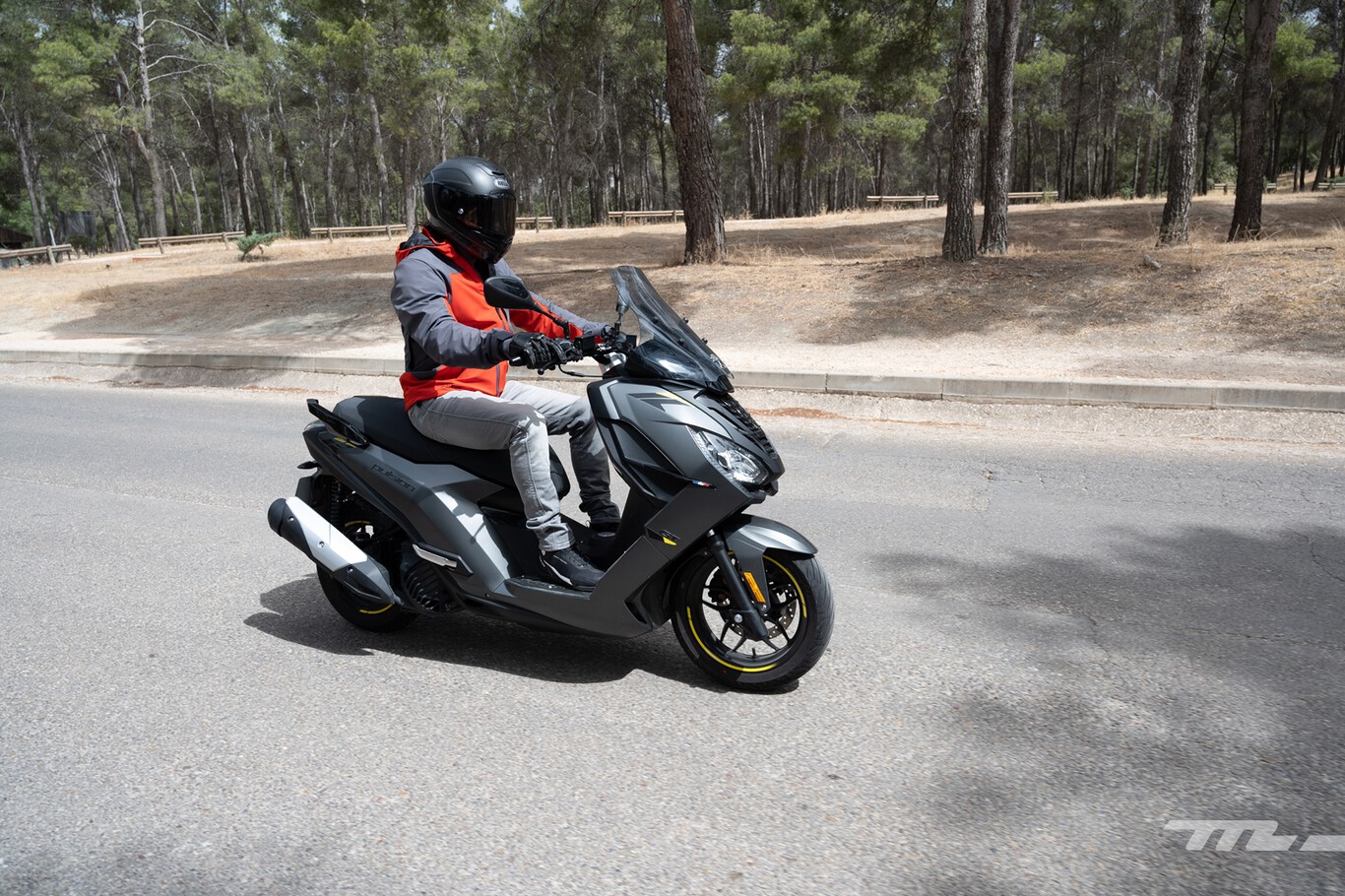 Probamos el Peugeot Pulsion 125: un león con hambre de pastel, confortable, dócil y con mucho espacio