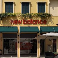 New Balance tiene rebajadas las zapatillas que podemos llevar con todo y están casi a mitad de precio 