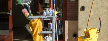 Así funciona el truco de la fregona para dejar las juntas de suelo y paredes como nuevas