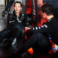 George Russell ha vuelto a ganar una carrera, pero sigue sin renovar con Mercedes F1. Eso significa que Toto Wolff debe estar tramando algo 