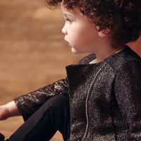 Seis prendas de bebé (para el otoño) donde el negro es el protagonista 