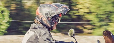 Es muy común que el casco de la moto provoque dolores de cabeza o incomodidades. Y la solución es muy sencilla