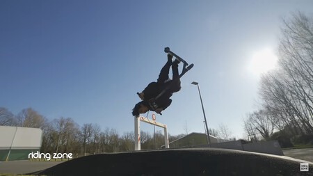 Bmx Allejero Gracias A Un Resalto De La Calle001