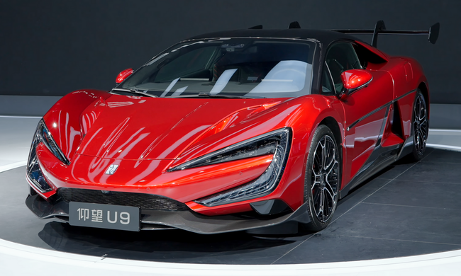 BYD ya tiene listo su hiperdeportivo de 1.300cv. El Yangwang U9 es un pulso  a los coches eléctricos más rápidos