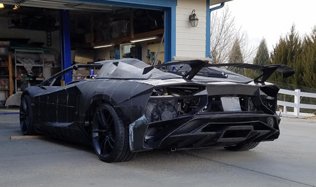 Un padre y un hijo están construyendo una réplica de un Lamborghini Aventador... ¡con una impresora 3D!