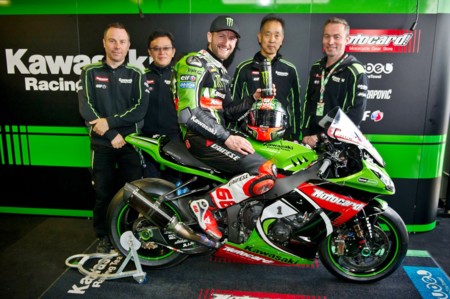 Tom Sykes se mantendrá fiel a Kawasaki, dos años más de dream team verde
