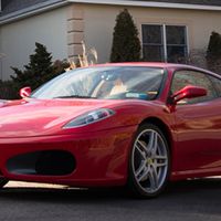 ¿Quieres sentirte como Donald Trump? Ahora puedes comprar su ex-Ferrari F430 (si estás muy forrado) 