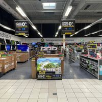 Carrefour tiene a precio de outlet esta enorme tele Samsung de 98 pulgadas con la que no echarás de menos ir al cine 