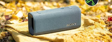Bocina portátil Sony con resistencia al agua y micrófono ultra claro para llamadas: tiene batería que dura todo el día 