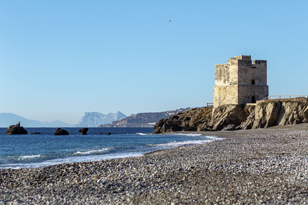 Viajes Escapadas Turismo Espana Pueblo Blanco Playa Costa Malaga Tranquilo Barato Buena Comida