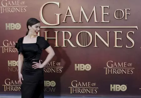 Antes de estrenarse, 'Juego de Tronos' sigue pisando la alfombra roja con Emilia Clarke y compañía