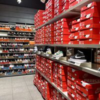 Nueva ronda de rebajas en Nike: descuentos de hasta el 30% en zapatillas Air Jordan, Air Force, Metcon y más 