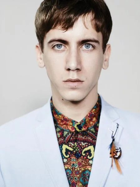 Topman lo ha vuelto a hacer: increíble, relajado y colorido lookbook de primavera 2012