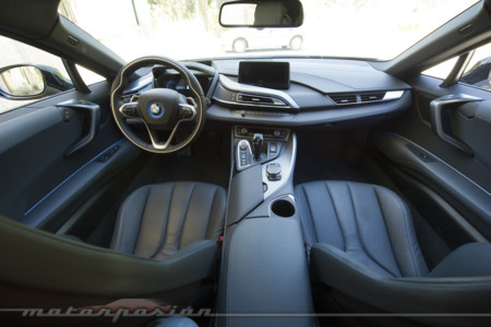 Bmw I8 Vs Amg Gt Motorpasion Interiores 4