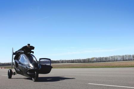 ¿Es un triciclo?, ¿es un autogiro? No, es el PAL-V