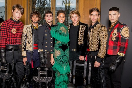 El nuevo ejército de Balmain capitaneado por Rousteing desfiló ayer en París