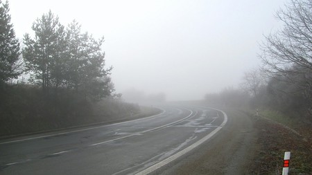 El RACE ve "estéril" reducir la velocidad máxima como propone la DGT, y pide más inversión en las carreteras