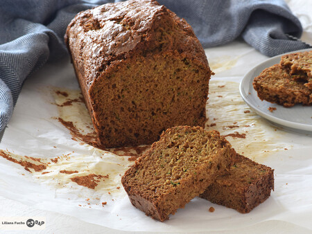 Bizcocho fácil de calabacín: receta para una merienda muy tierna con el sabor casero de siempre