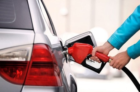Israel prohibirá la venta de automóviles y camiones a gasolina y diesel para 2030