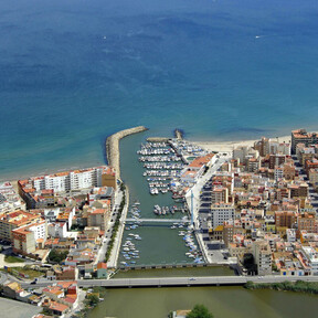 Ni Peñíscola ni Gandía. El pueblo con más ambiente de Valencia es este con playas larguísimas y esencia marinera 