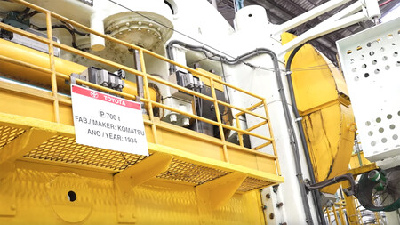 Toyota Komatsu Prensa 1