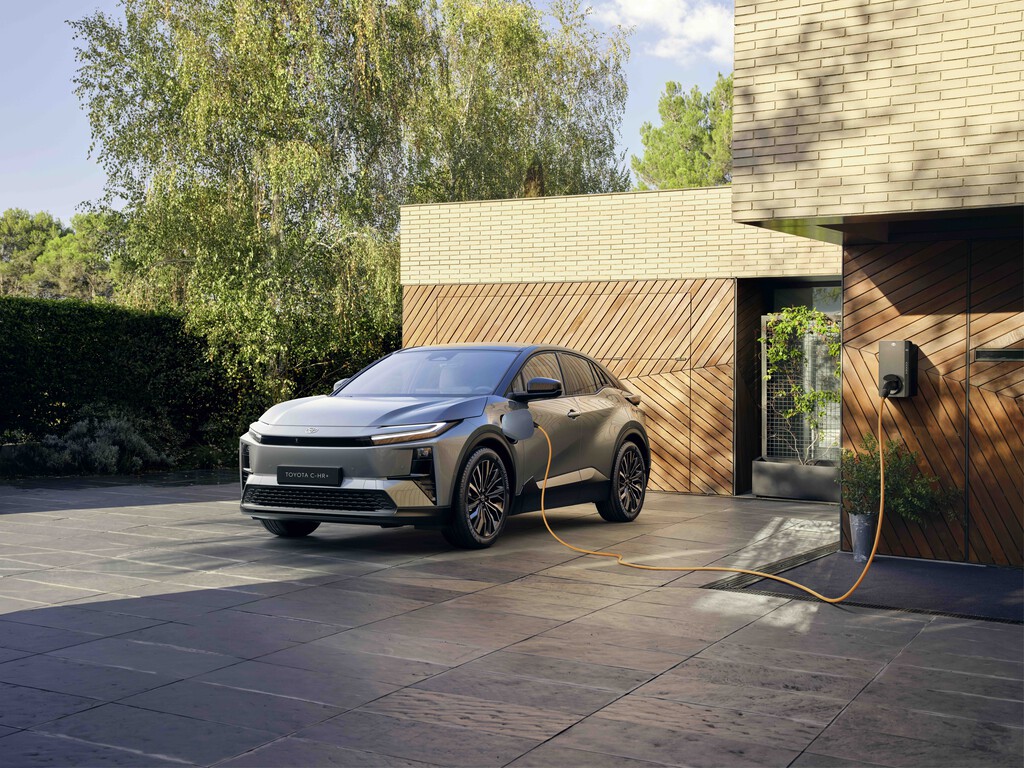 La Toyota que esperábamos con el coche eléctrico está más cerca. El Toyota C-HR+ juega a precio sin sacrificar autonomía