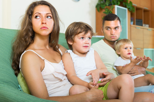 ¿Qué hacer cuando la pareja discute por los hijos? La técnica de la hamburguesa