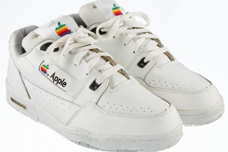 Imagen de la Semana: Estas zapatillas las hizo Apple en los 80, ahora se subastan por más de 15.000 dólares