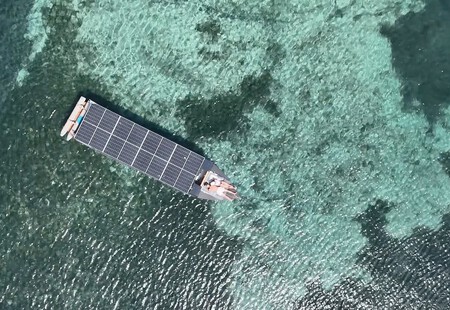 Helios 11 ancorado em Ibiza