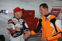 Mamola se cae en Montmeló con la Ducati de Schumacher