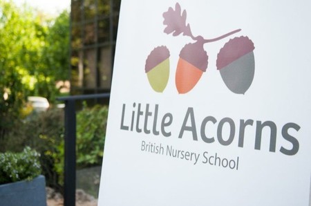 Little Acorns es una escuela británica con profesores nativos que incopora iPads desde los 12 meses de edad