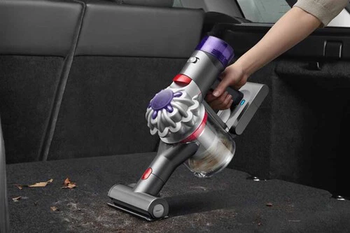 Dyson V8
