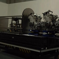 Dos motores de Suzuki Hayabusa, 1.000 CV y 640 km/h. Unos exingenieros de F1 van a hacer historia de las motos