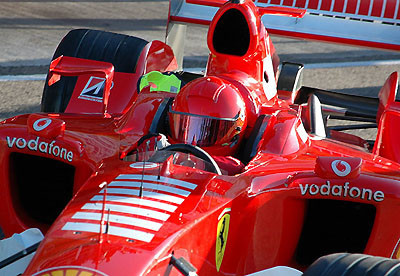 Valentino Rossi probando el Ferrari en 2006