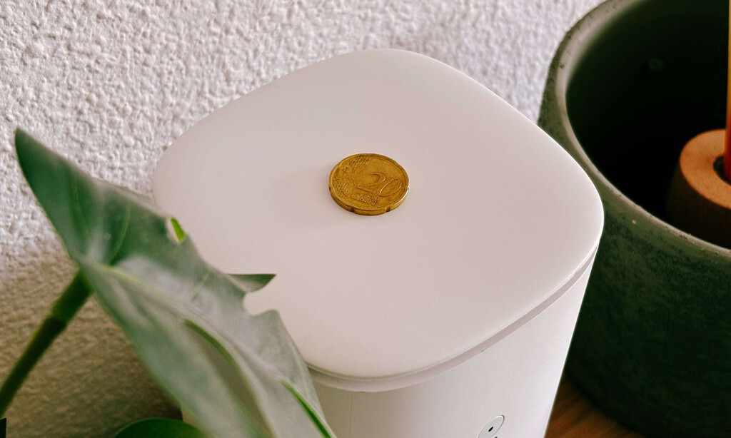 Hay gente recomendando poner una moneda sobre el router WiFi para que funcione mejor. Es una tontería como un templo