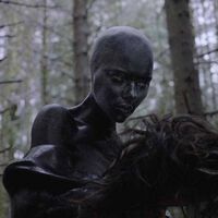 Siempre se nos olvida que existe pero esta película con Scarlett Johansson es una obra maestra de la ciencia ficción